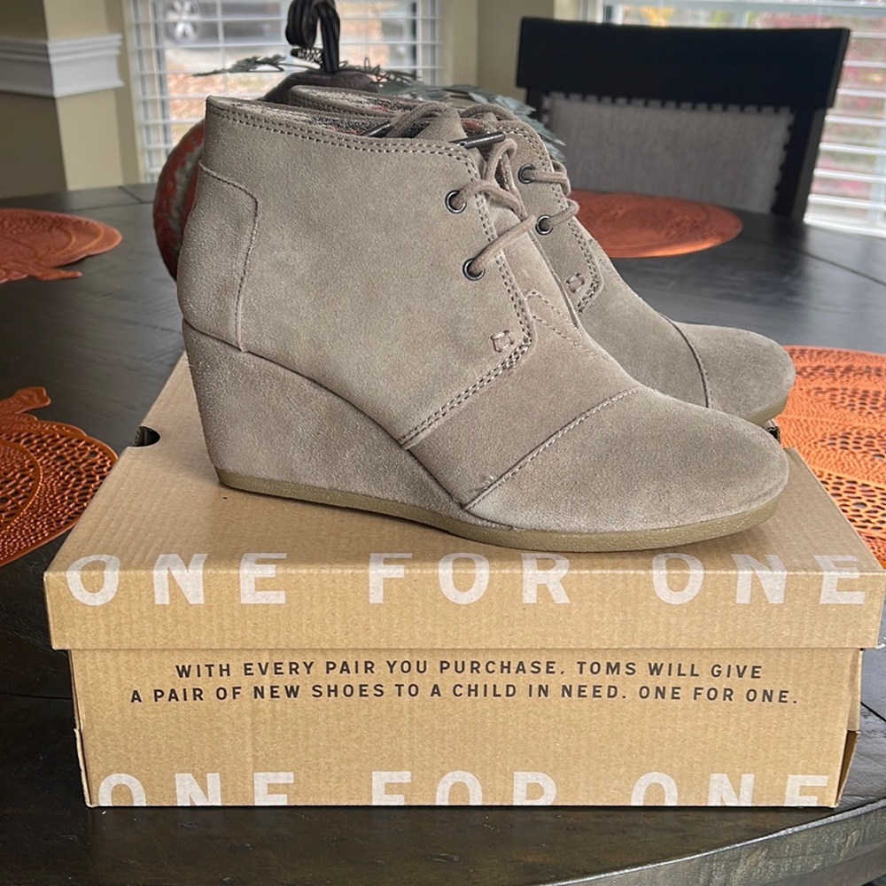 Toms